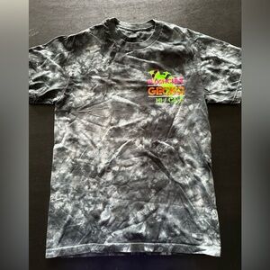 Gecko Hawaii Black Tie-Dye Graphic Tee with Neon Accent